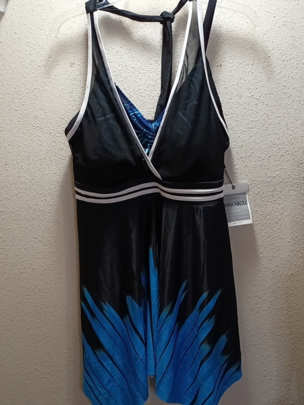 Hanna Nikole Swim Top ONLY. Size 20W NWT
